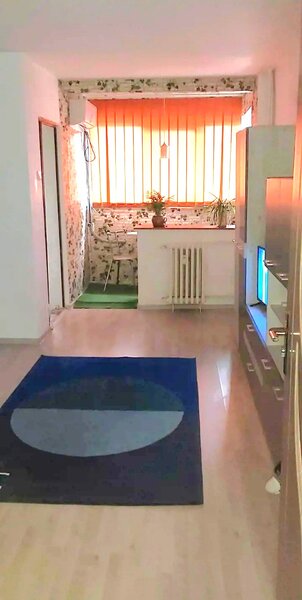 Titan, Piata Minis, M. Costin Georgian, bloc din 1978, reabilitat